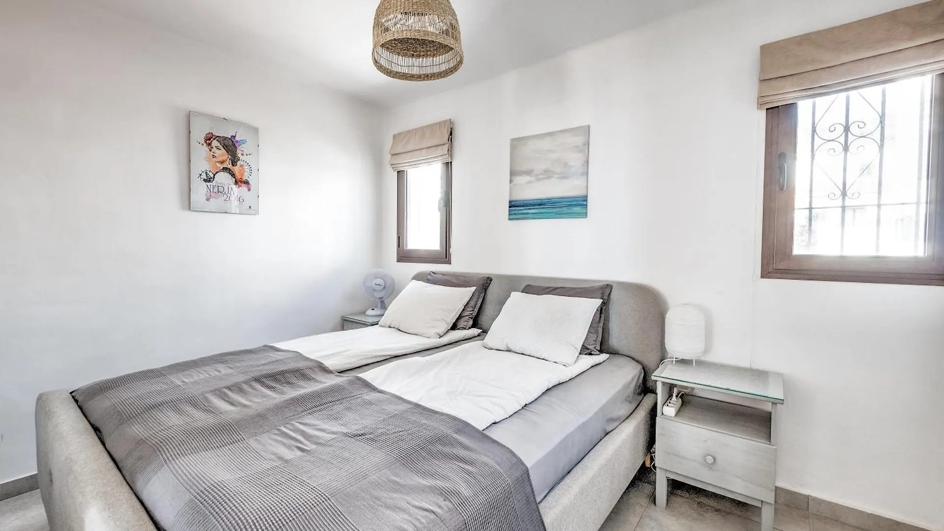 Townhouse In Capistrano Village With 2 Pool Areas 네르하 스페인