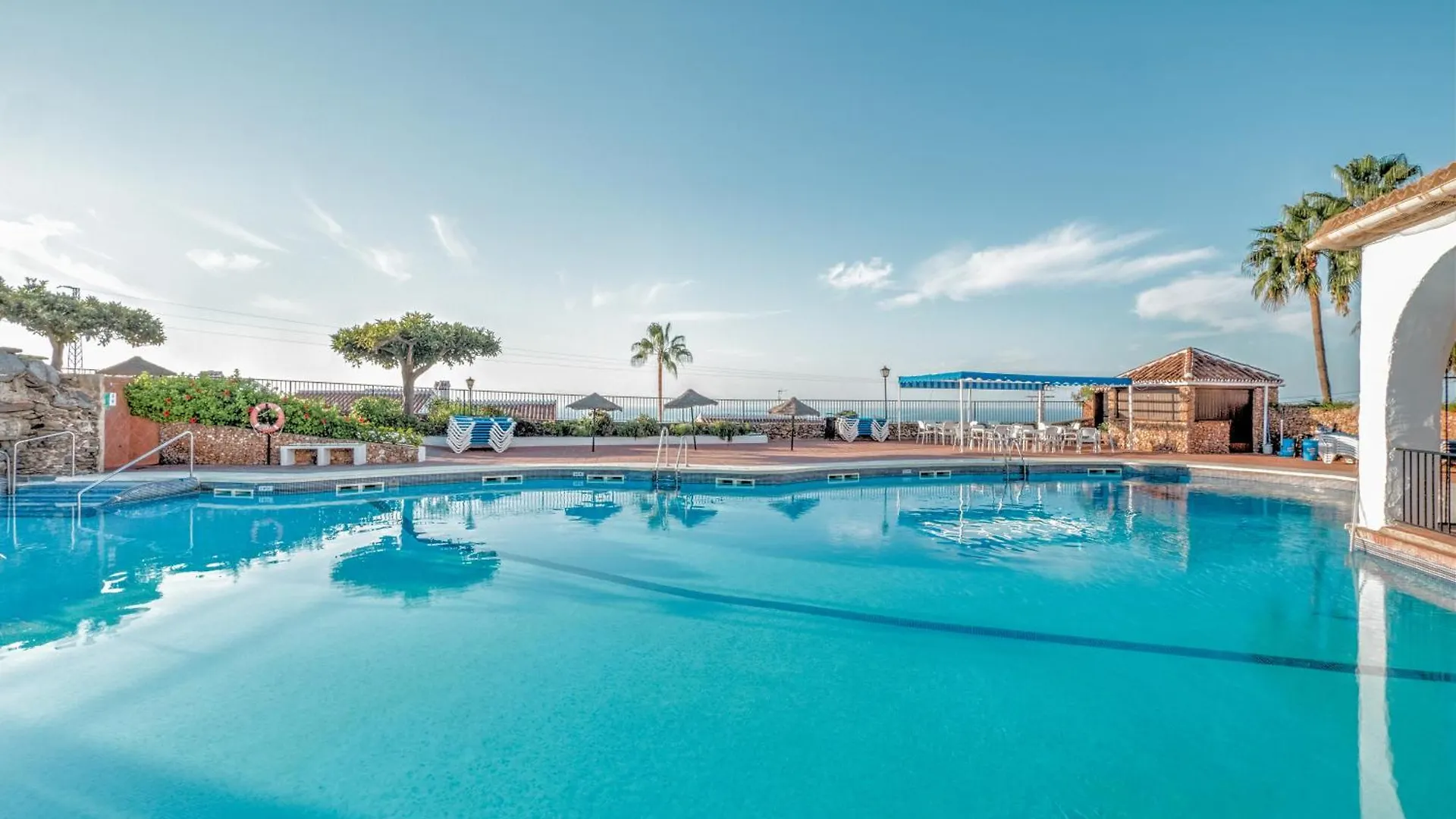 Townhouse In Capistrano Village With 2 Pool Areas Nerja
