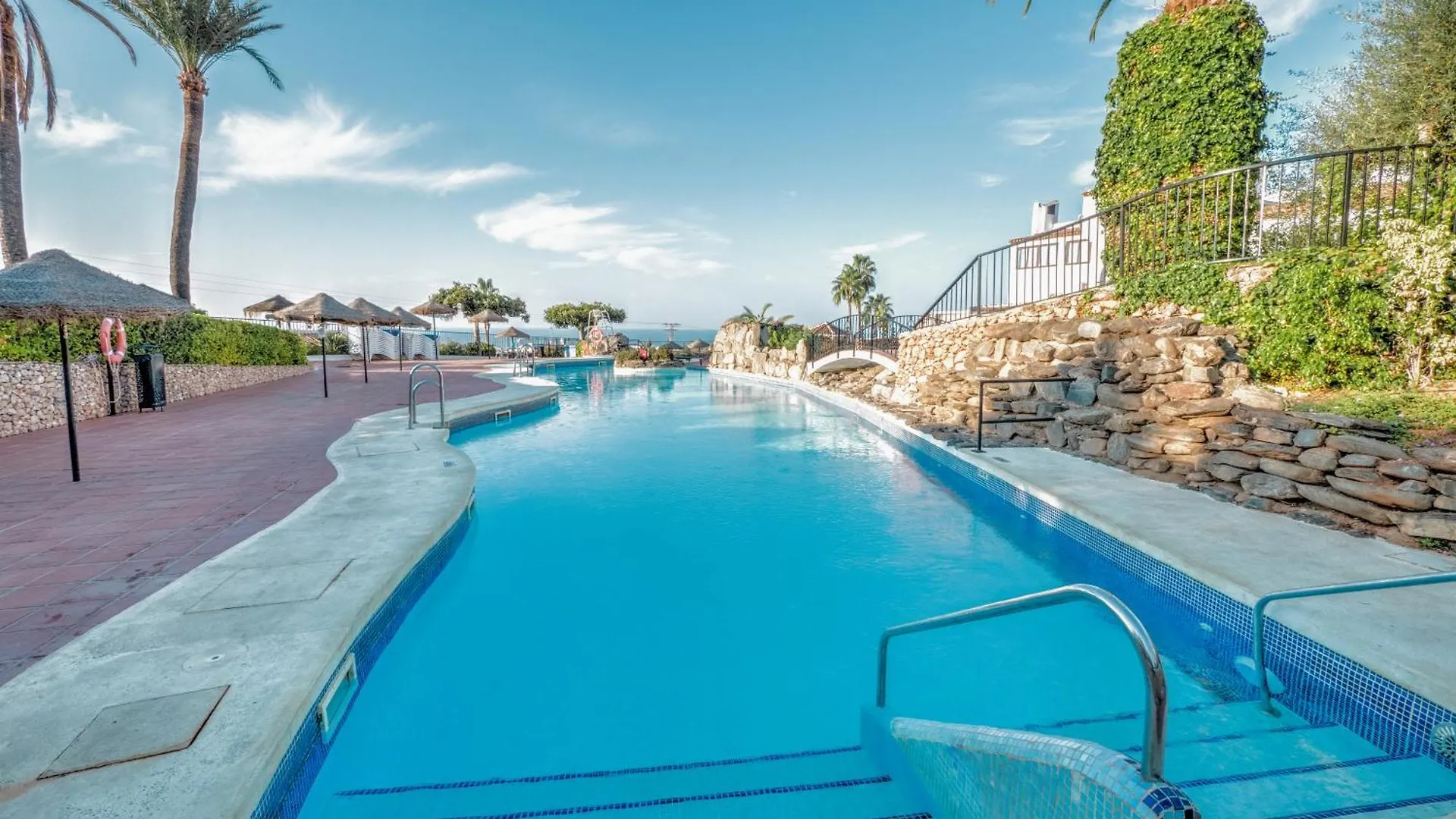 Townhouse In Capistrano Village With 2 Pool Areas Nerja 0*,