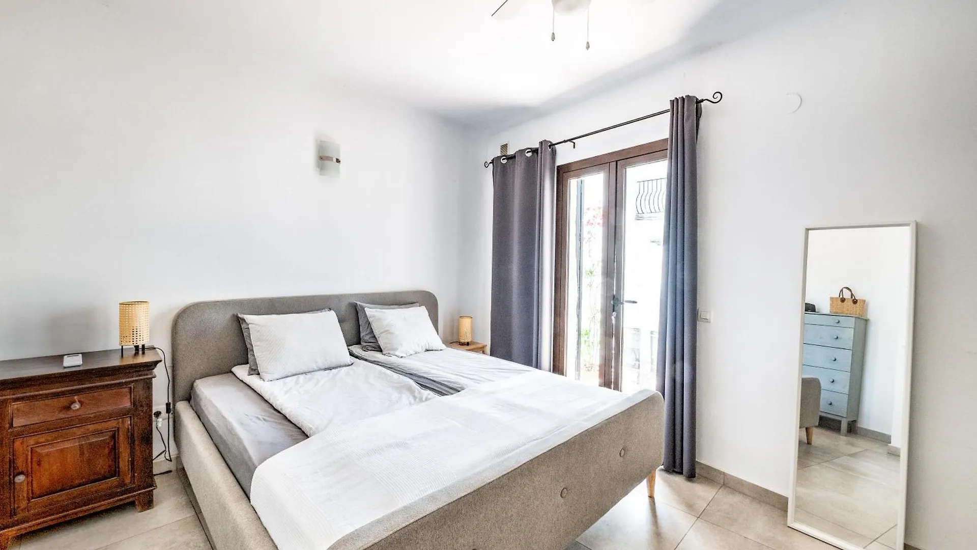 Townhouse In Capistrano Village With 2 Pool Areas Nerja Holiday home
