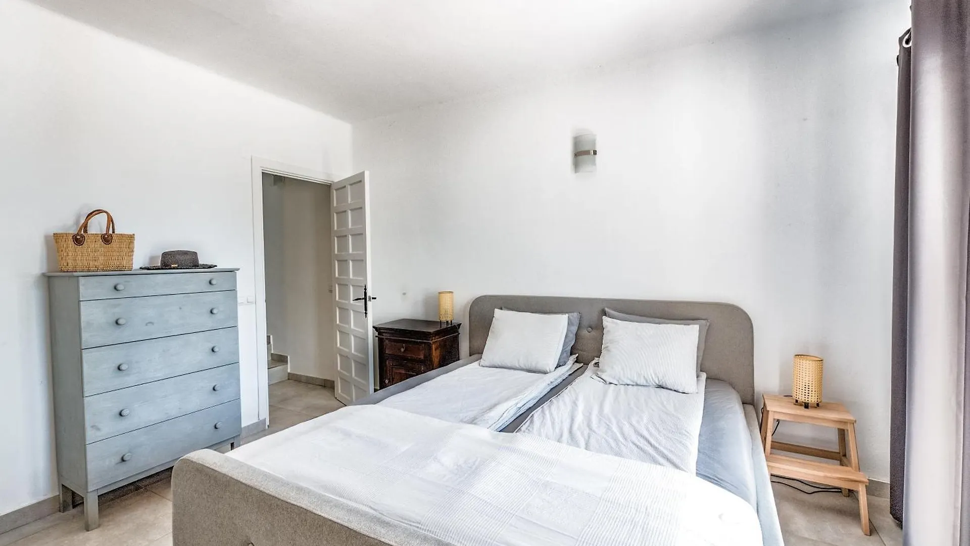 펜션 Townhouse In Capistrano Village With 2 Pool Areas 네르하 스페인