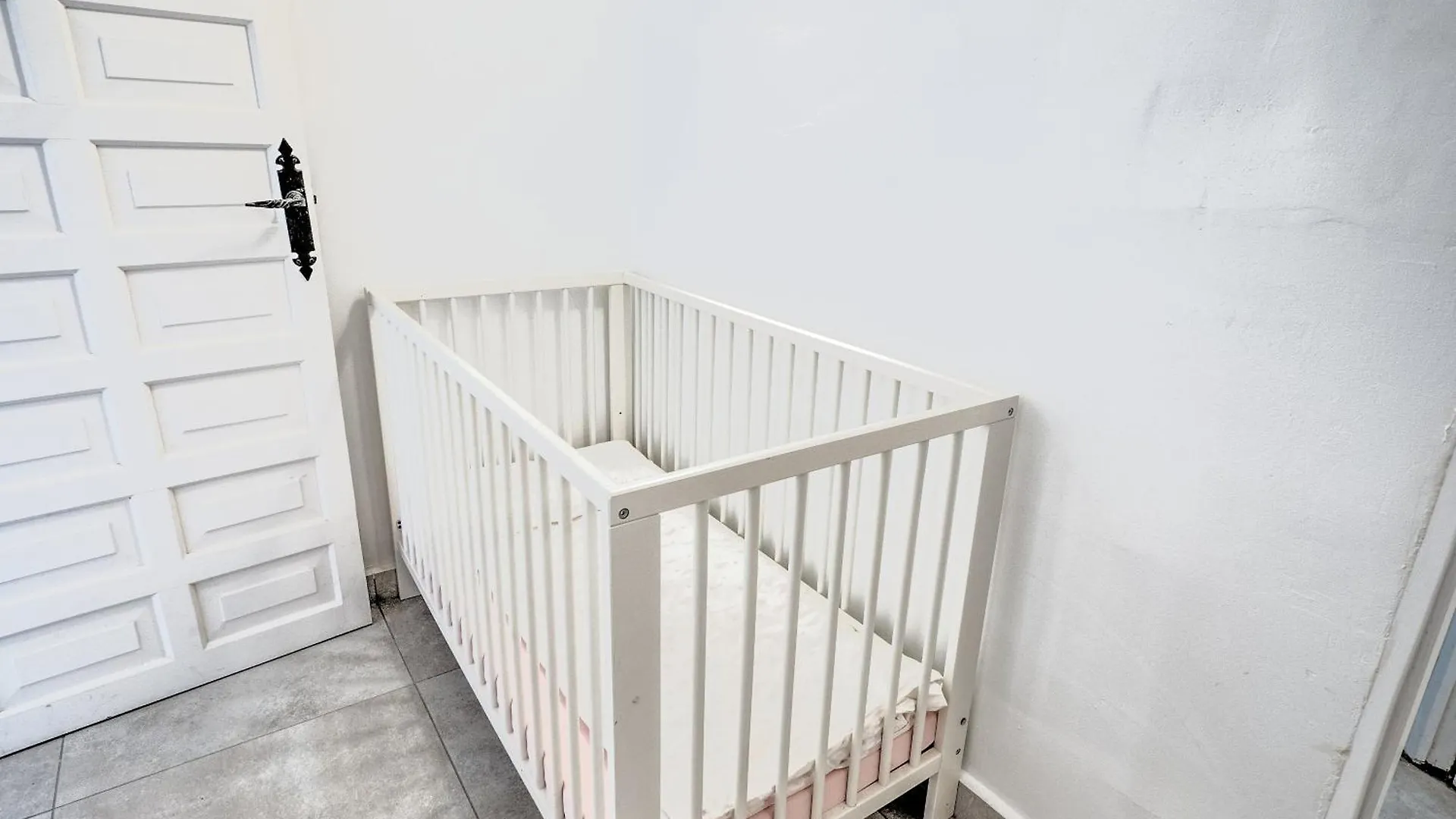 Townhouse In Capistrano Village With 2 Pool Areas 네르하