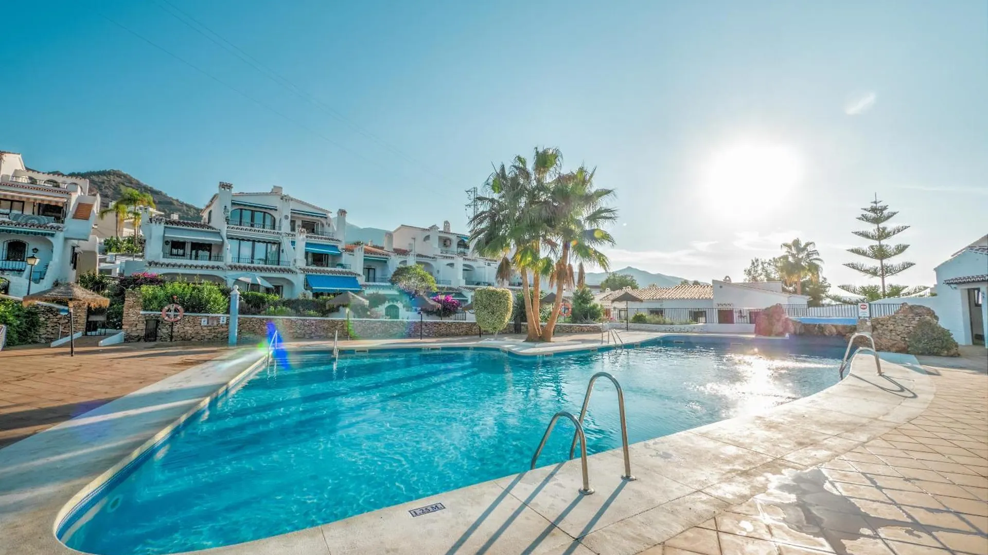 Townhouse In Capistrano Village With 2 Pool Areas Nerja 0*,